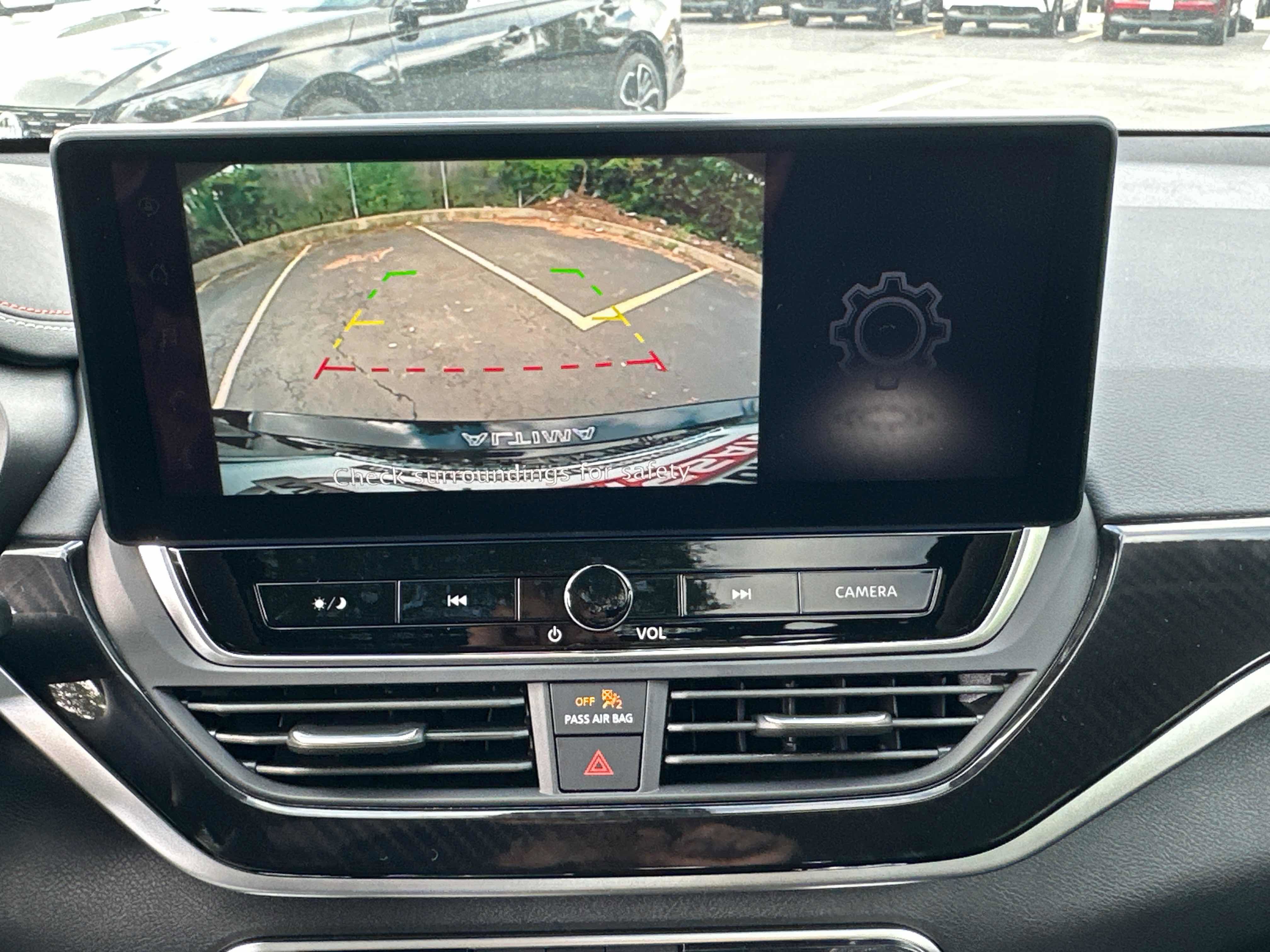 New 2025 Nissan Altima 2.5 SR w/ SR Premium Package image 32