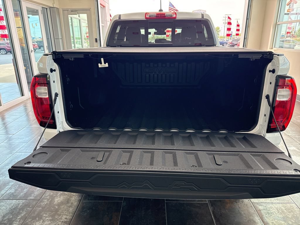 Used 2025 GMC Canyon AT4 AWD/4WD image 8