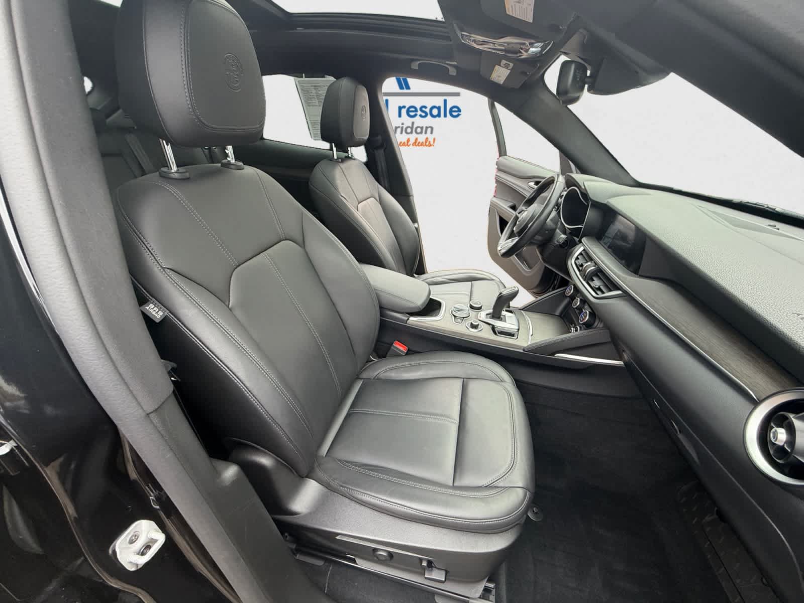 Used 2023 Alfa Romeo Stelvio Ti AWD/4WD image 19