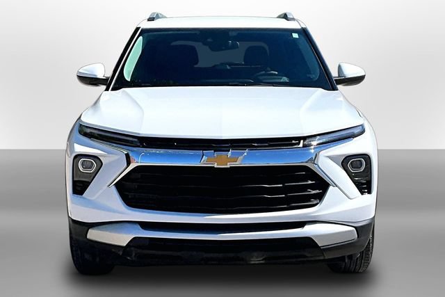 Used 2026 Chevrolet TrailBlazer LT AWD/4WD image 2