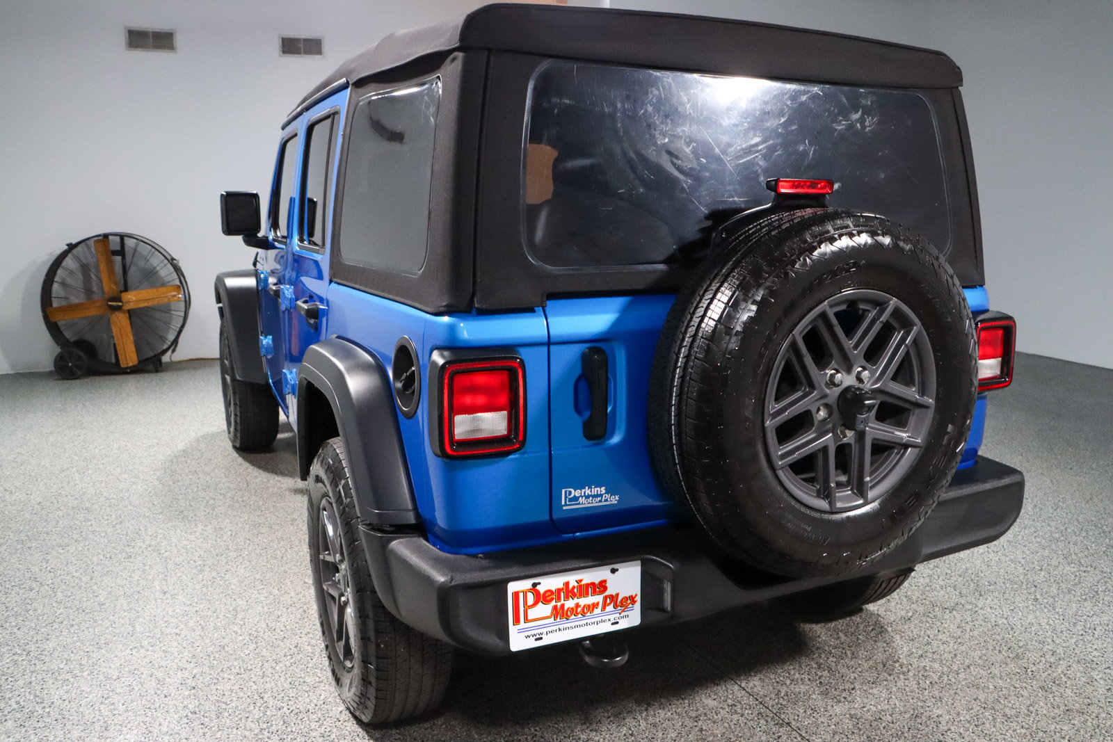 Used 2024 Jeep Wrangler Unlimited Sport image 9