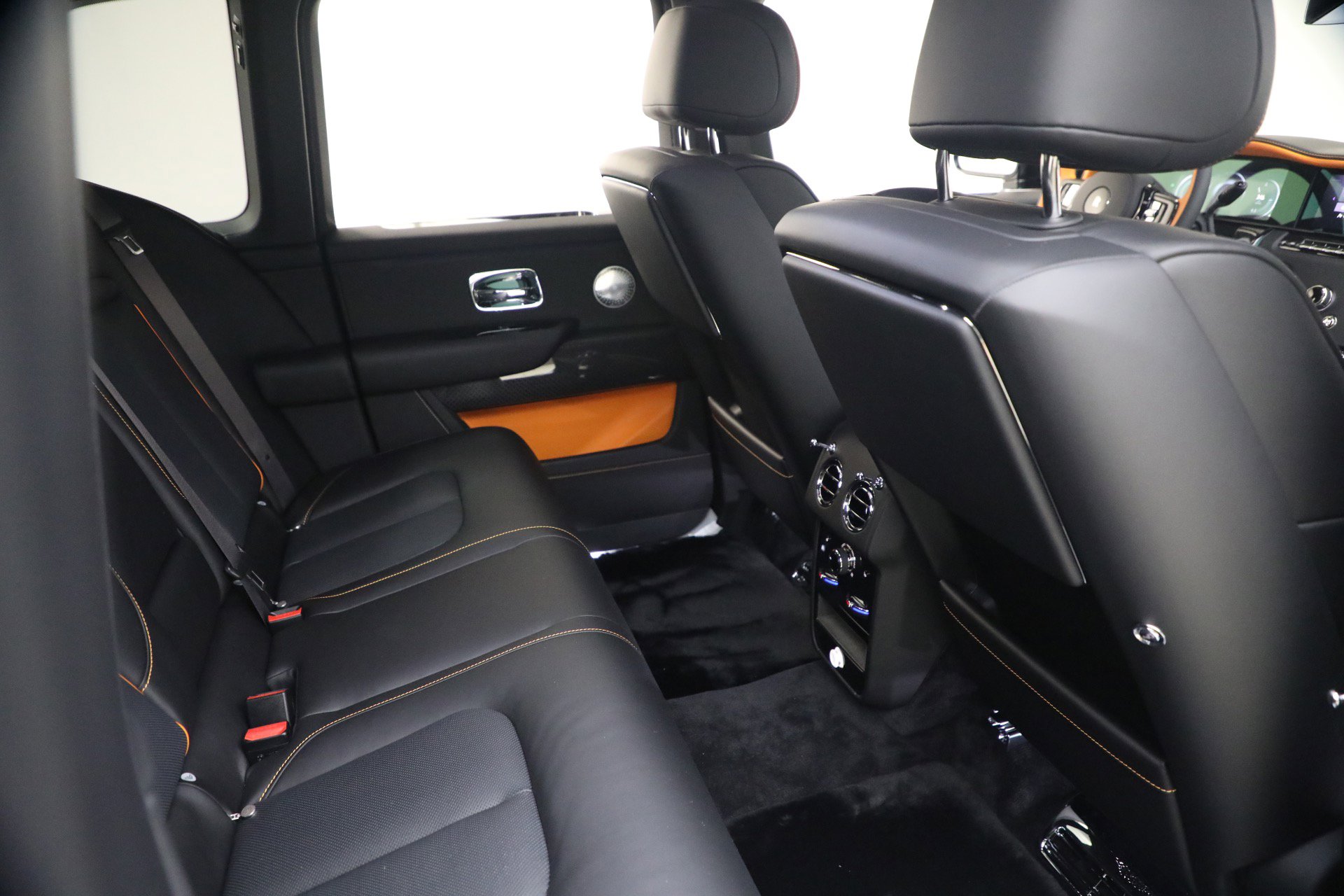 Certified 2026 Rolls-Royce Cullinan Black Badge image 26