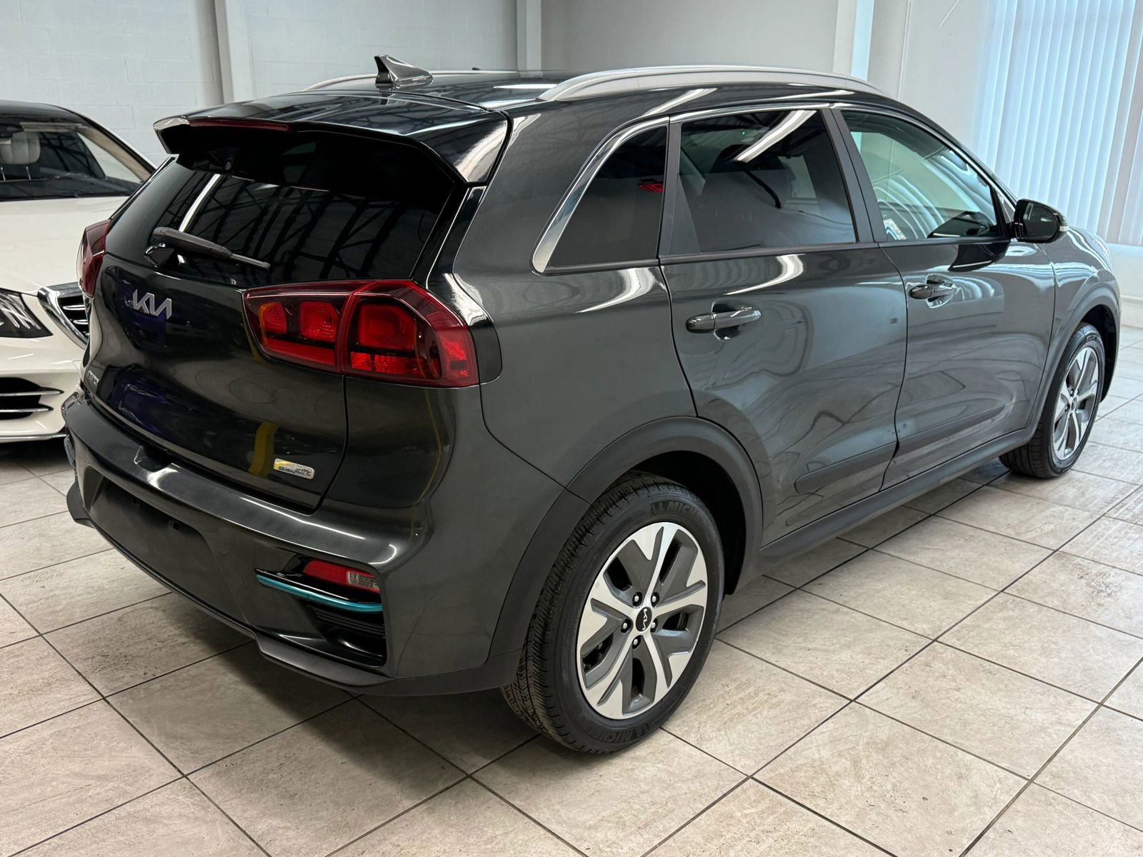 Used 2022 Kia Niro EX w/ Cold Weather Package image 9