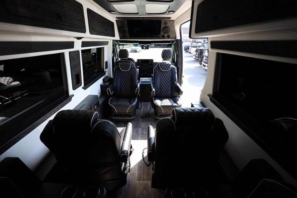 Used 2023 Mercedes-Benz Sprinter 3500 image 17