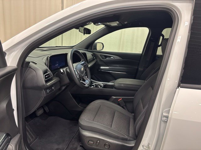 Used 2026 Chevrolet Traverse LT FWD image 15