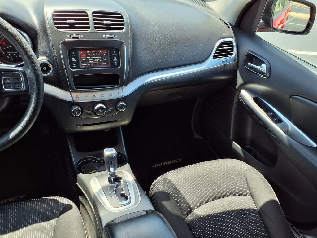 Used 2015 Dodge Journey SXT w/ Flexible Seating Group FWD image 4
