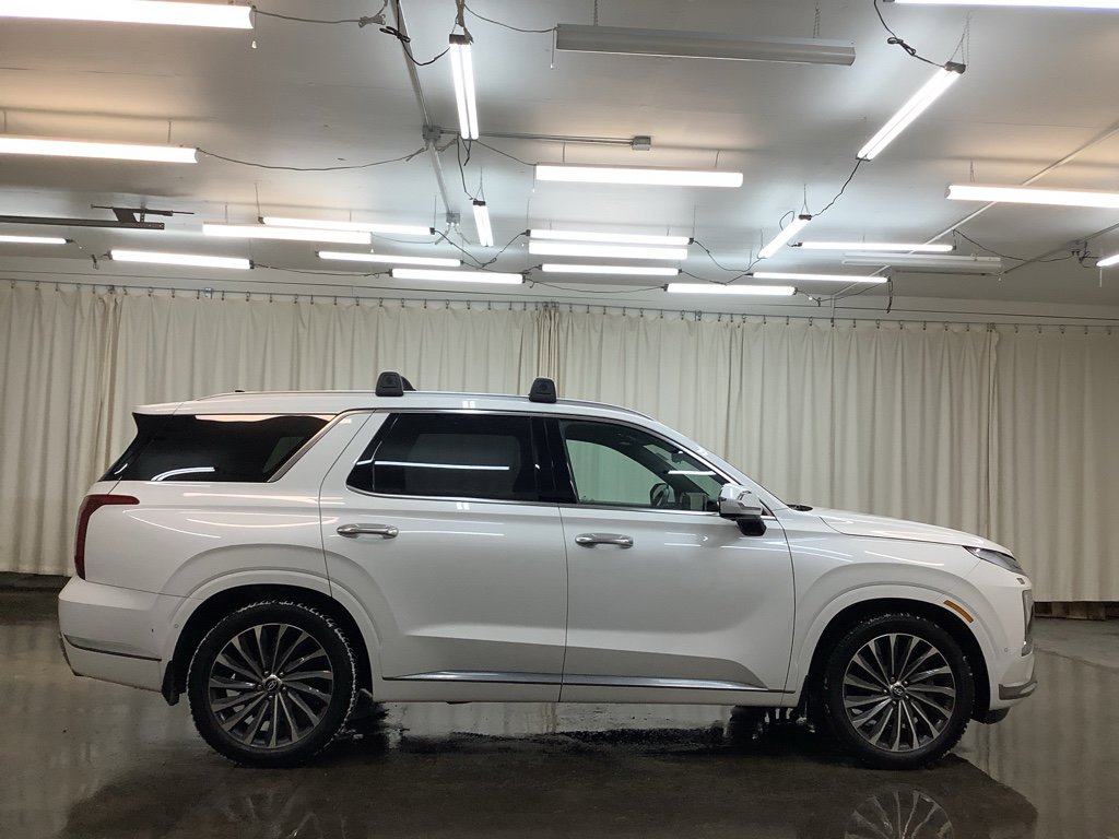 Used 2023 Hyundai Palisade Calligraphy image 5
