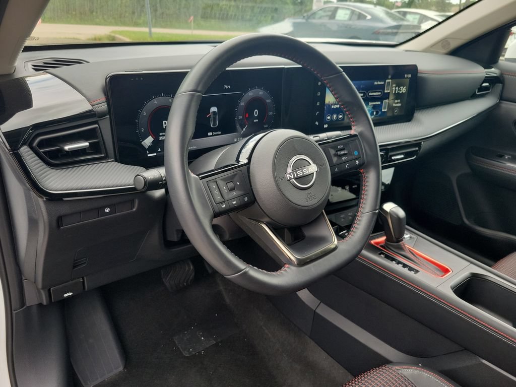 Used 2025 Nissan Kicks SR AWD/4WD image 12