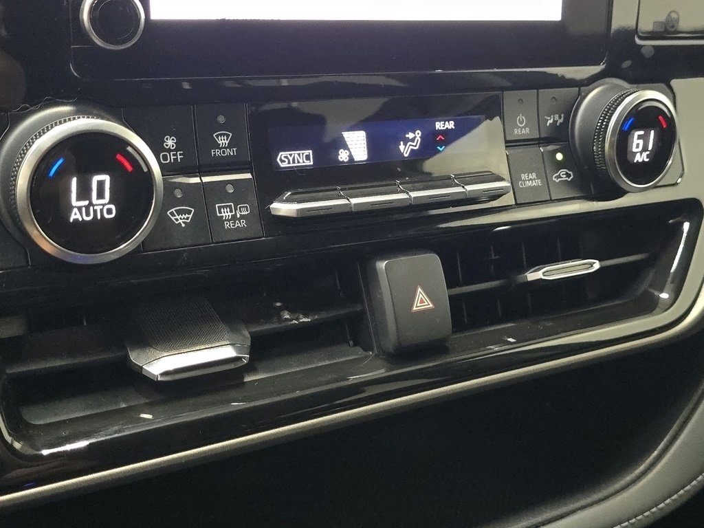 Certified 2023 Toyota Highlander L image 31