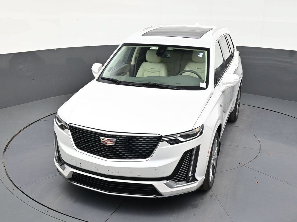 Used 2025 Cadillac XT6 Premium Luxury w/ LPO, Floor Liner Package FWD image 20