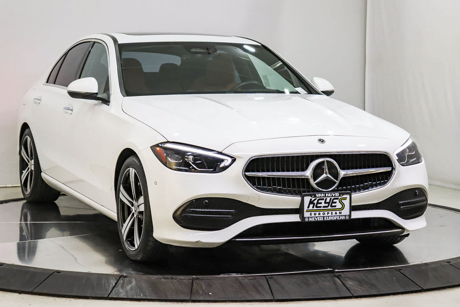 Used 2024 Mercedes-Benz C 300 4MATIC Sedan image 3