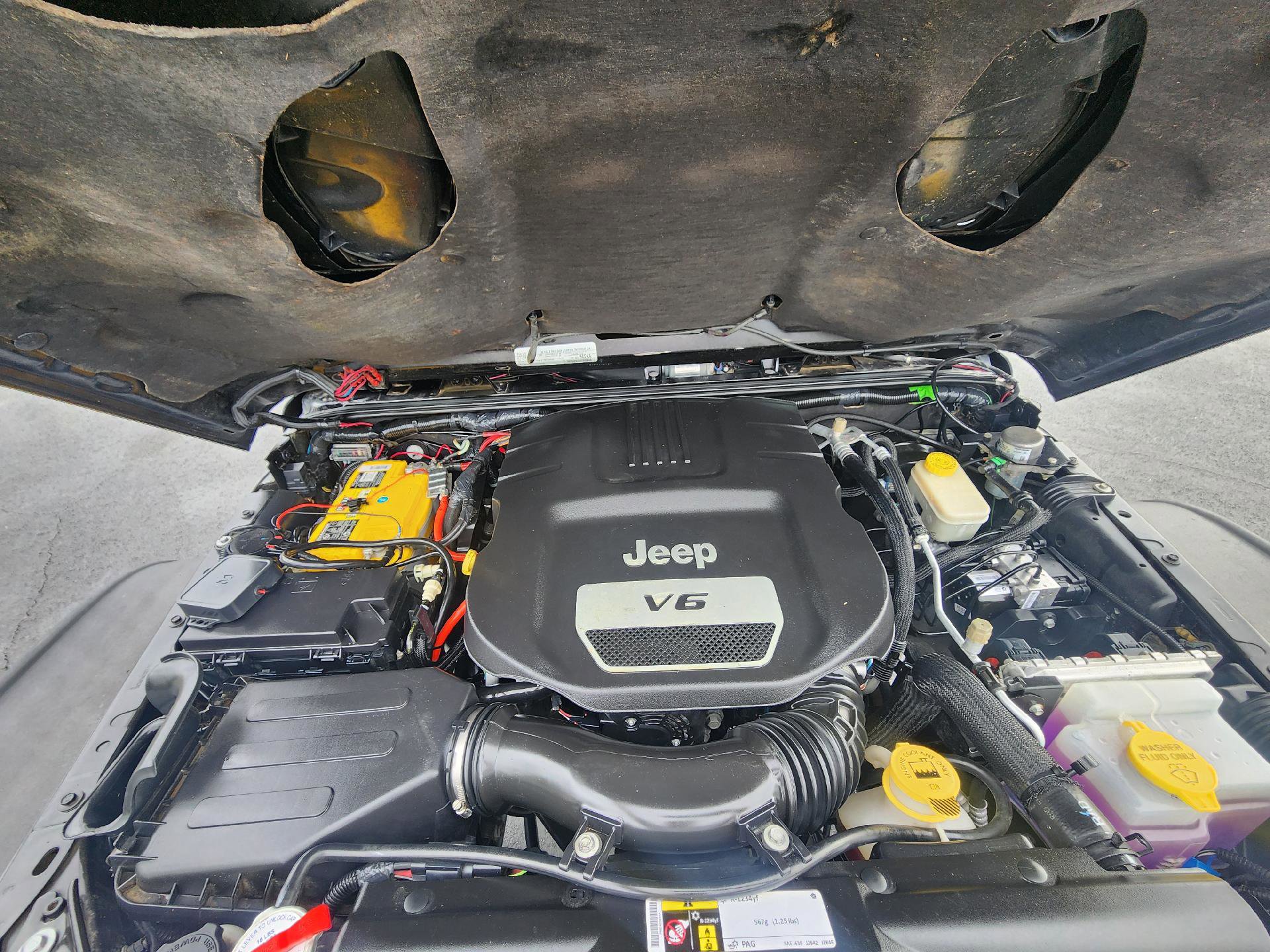 Used 2016 Jeep Wrangler Unlimited Rubicon image 8