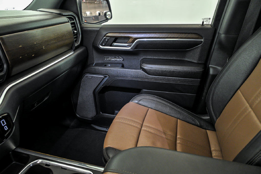Used 2023 Chevrolet Silverado 1500 High Country w/ High Country Premium Package AWD/4WD image 26