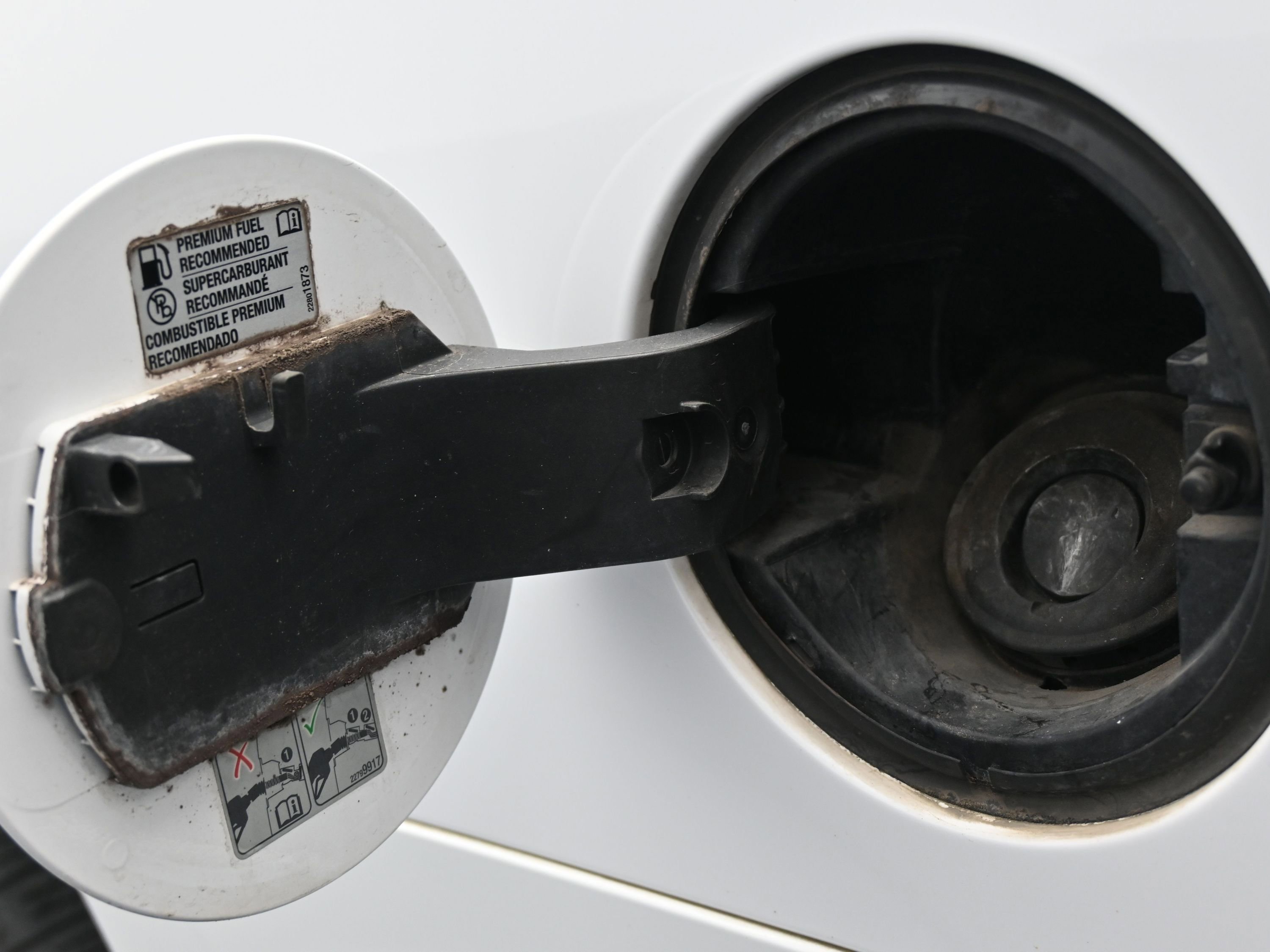 Used 2016 GMC Yukon XL Denali w/ Open Road Package image 11