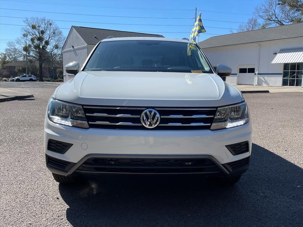 Used 2020 Volkswagen Tiguan SE w/ Panoramic Sunroof Package image 30