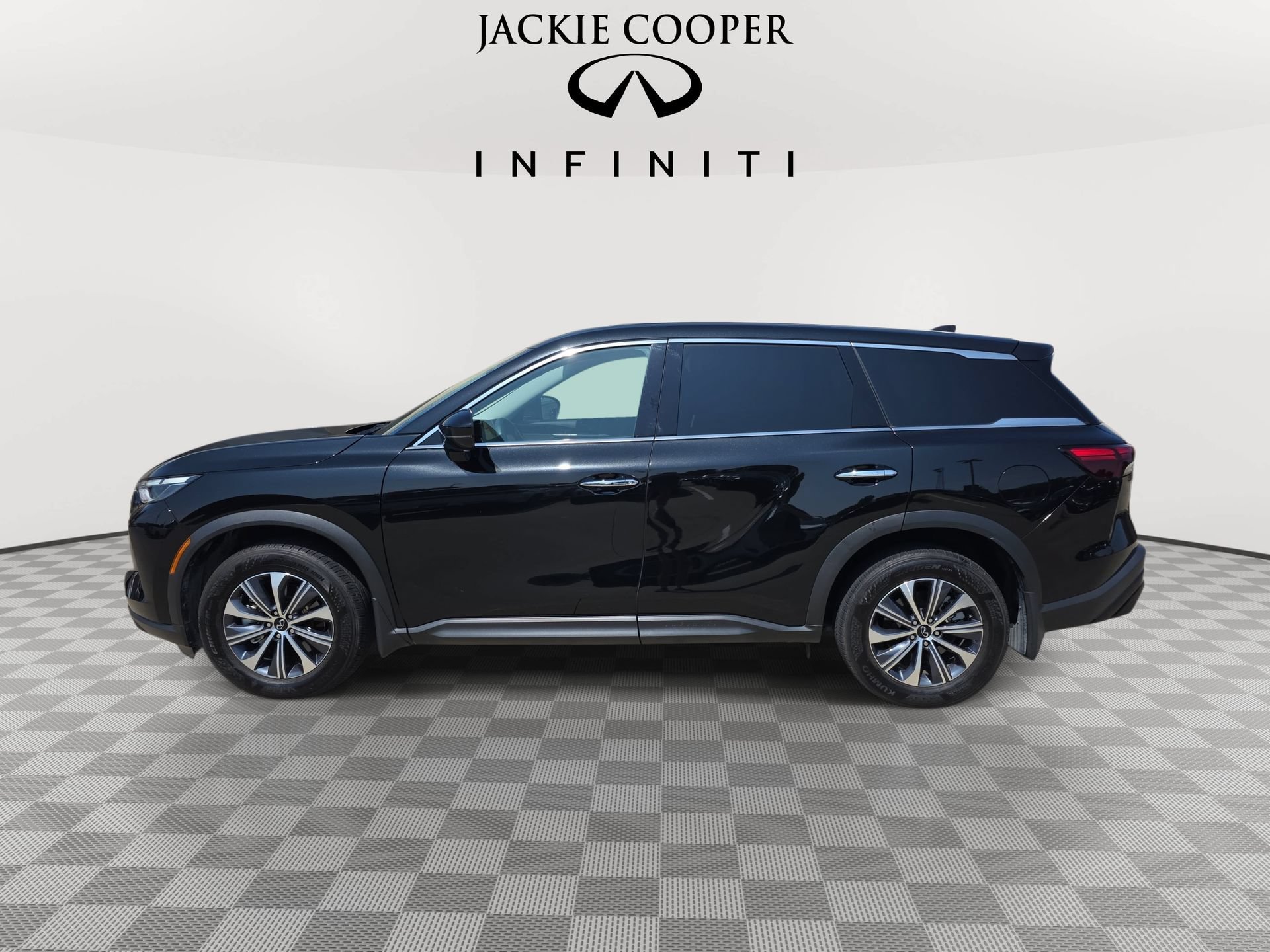 Certified 2025 INFINITI QX60 Pure AWD/4WD image 8