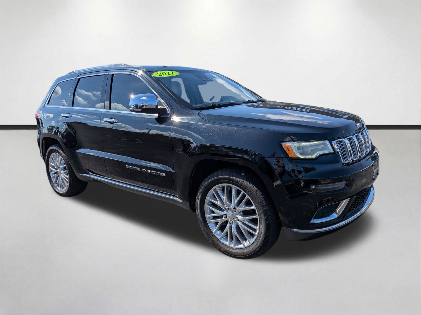 Used 2017 Jeep Grand Cherokee Summit AWD/4WD image 1