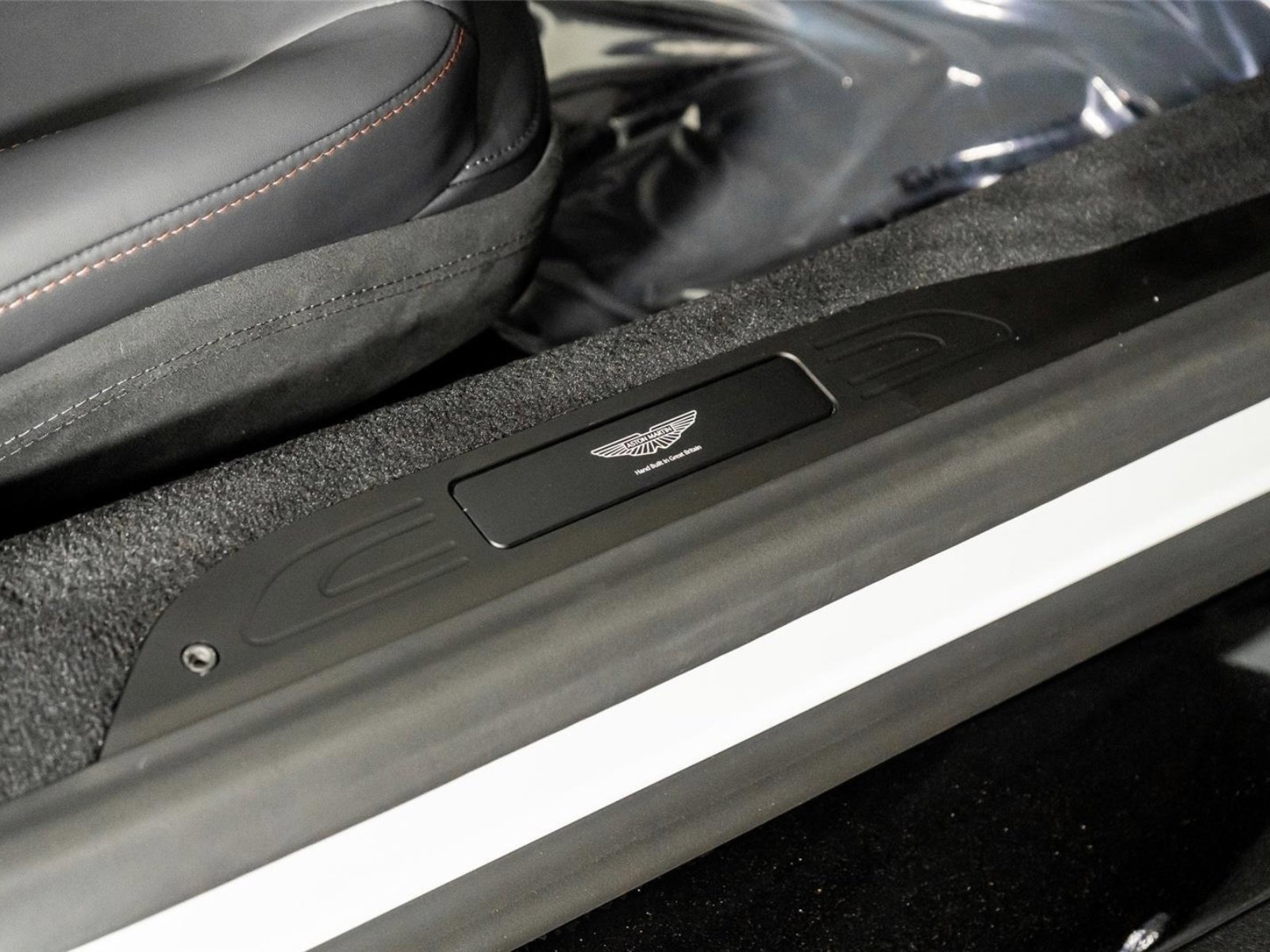 Used 2025 Aston Martin V8 Vantage Coupe image 44