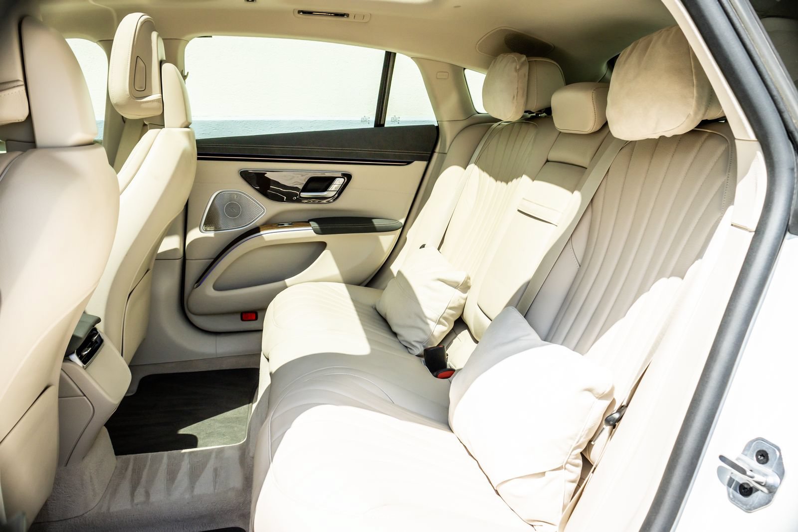 Used 2022 Mercedes-Benz EQS 450+ Sedan image 13