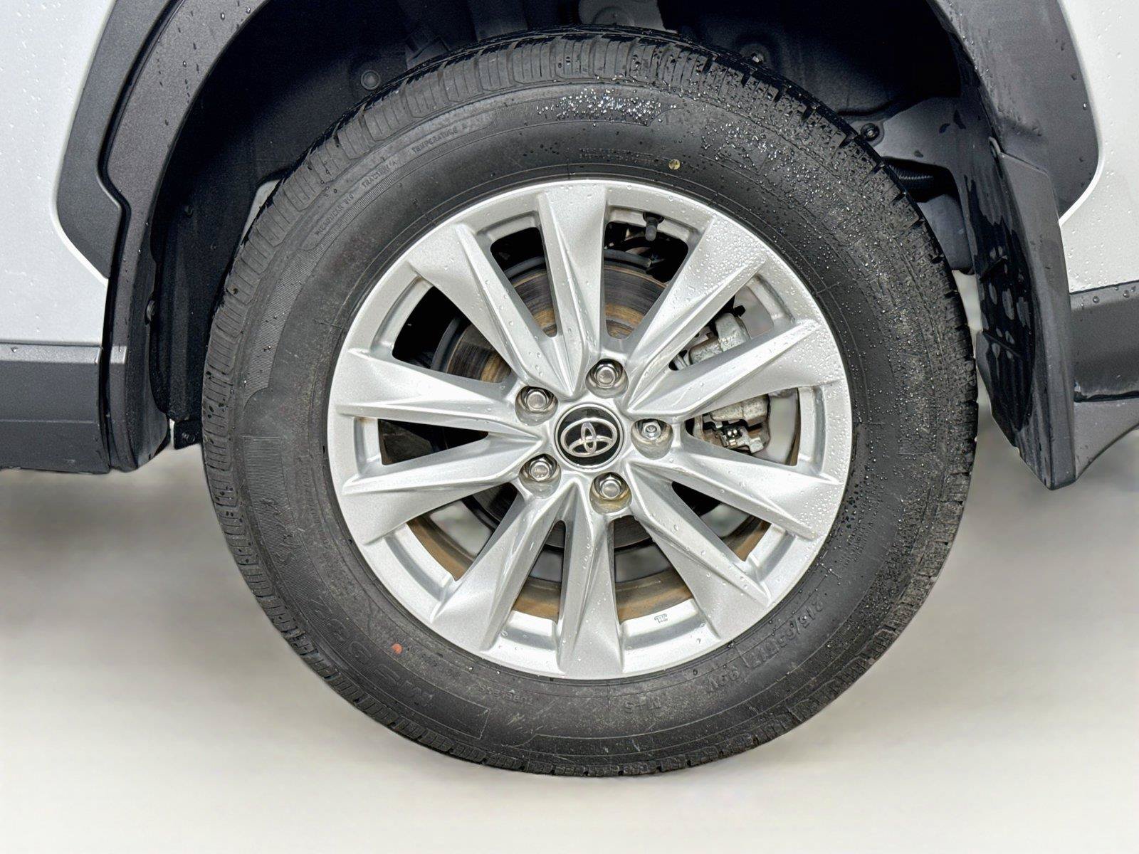 Used 2023 Toyota Corolla Cross LE FWD image 35