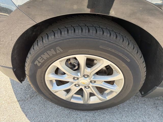 Used 2021 Chevrolet Equinox LS FWD image 11