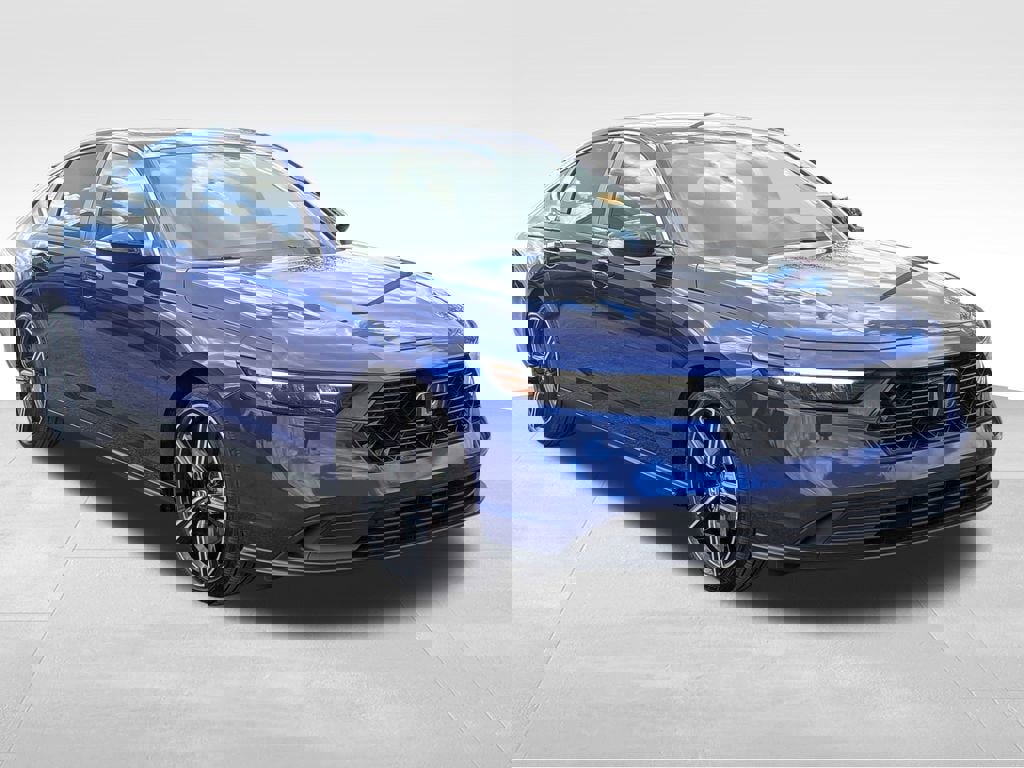 Used 2023 Honda Accord Sport image 2