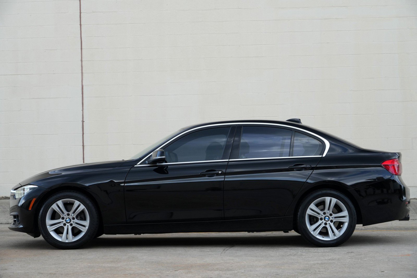 Used 2018 BMW 330i Sedan RWD image 8