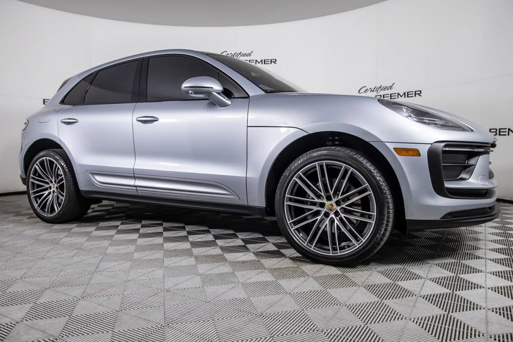 Used 2024 Porsche Macan AWD/4WD image 2