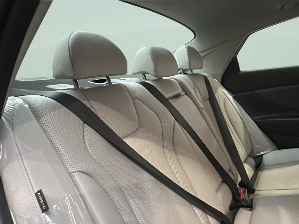 Certified 2025 Hyundai Elantra Limited image 14