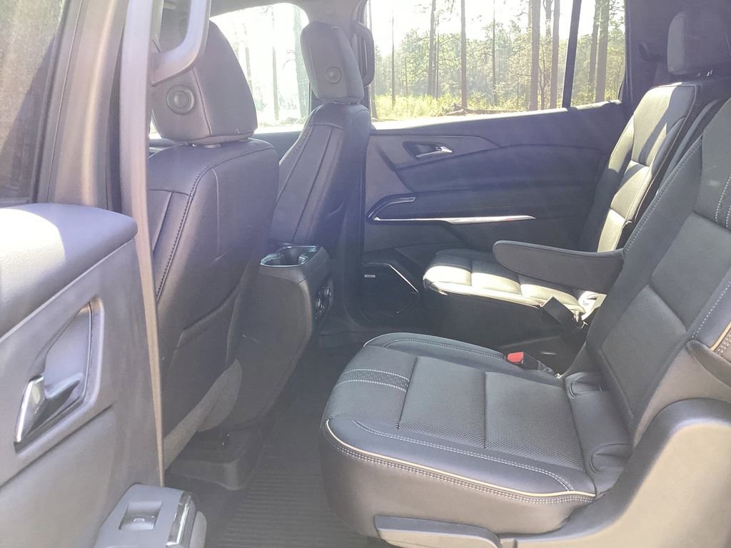 New 2026 Chevrolet Traverse High Country w/ LPO, Floor Liner Package AWD/4WD image 14