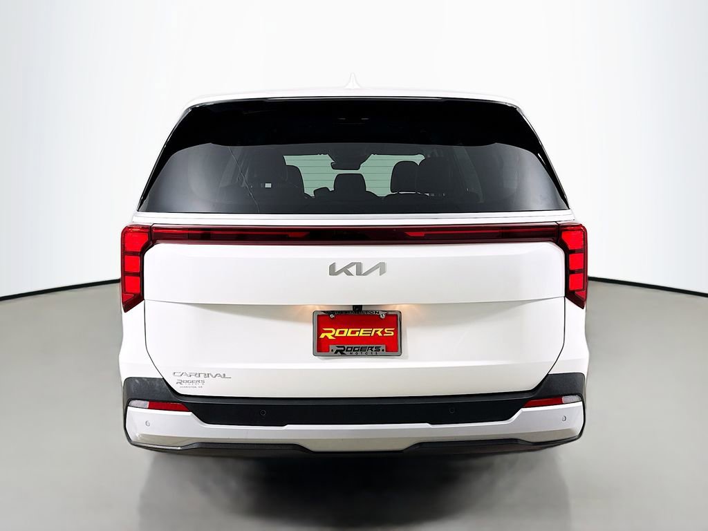 Used 2025 Kia Carnival image 7
