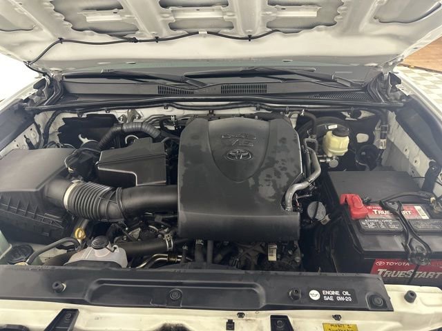 Used 2016 Toyota Tacoma TRD Sport image 8