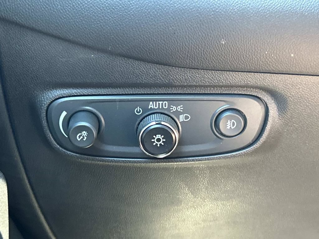 Used 2023 Chevrolet Equinox Premier AWD/4WD image 31