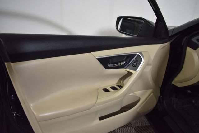 Used 2016 Nissan Altima 2.5 S w/ Power Driver Seat Package FWD image 7