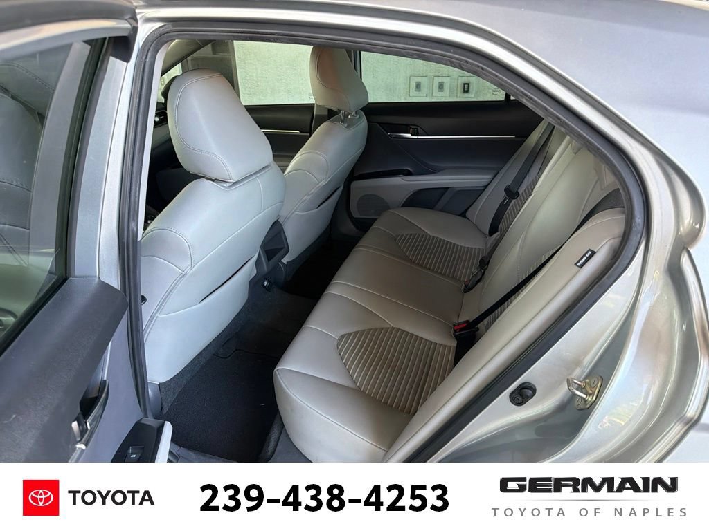 Used 2019 Toyota Camry SE w/ Convenience Package FWD image 12