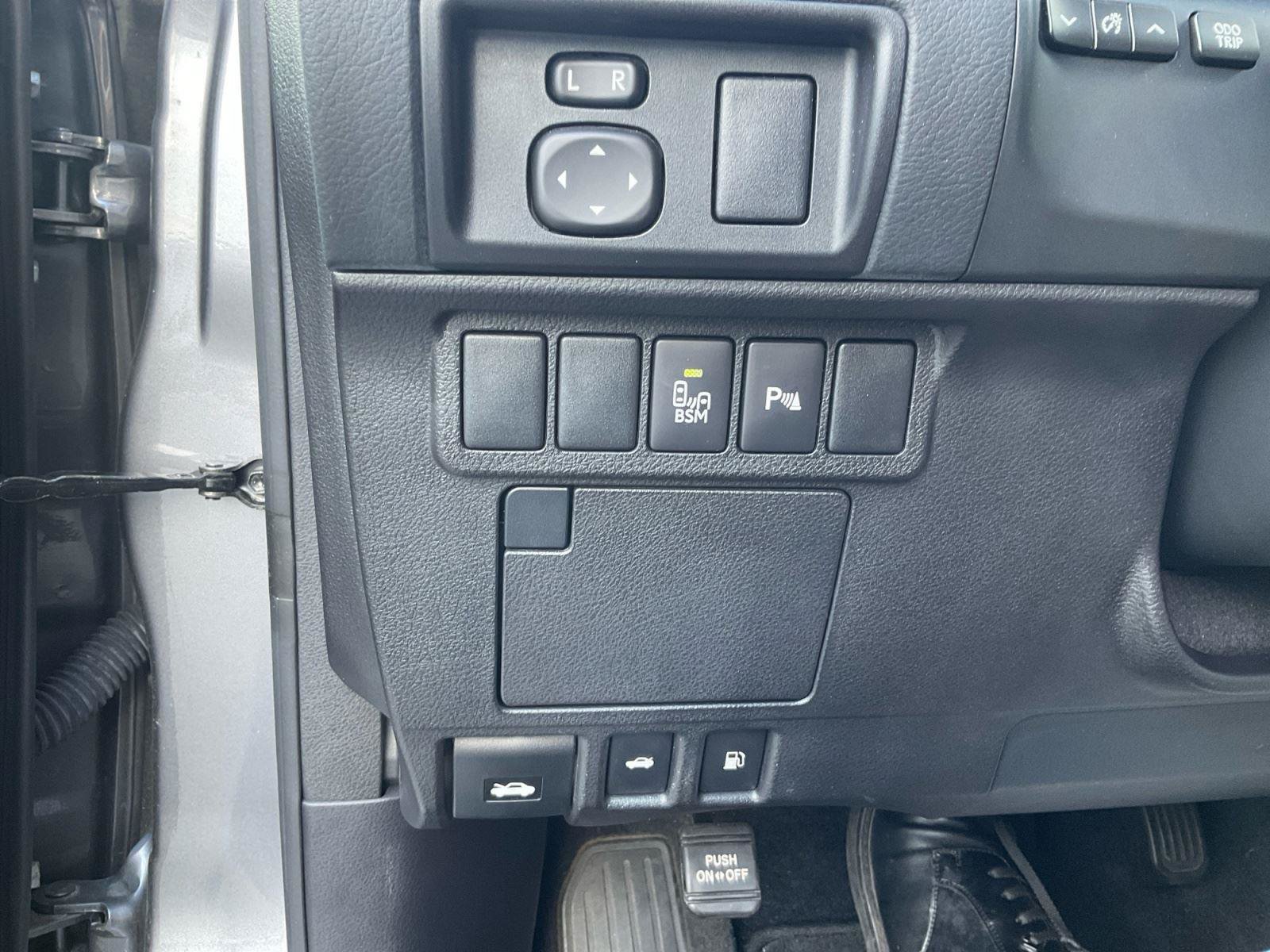 Used 2014 Lexus ES 350 w/ Luxury Package FWD image 22