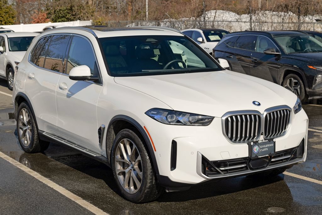Used 2024 BMW X5 xDrive50e AWD/4WD image 9
