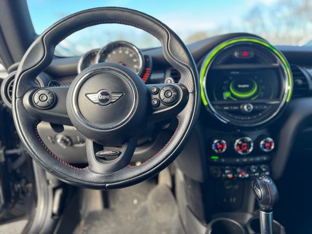 Used 2016 MINI Cooper S image 6