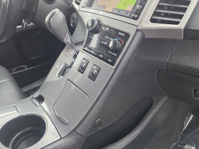 Used 2014 Toyota Venza Limited image 32
