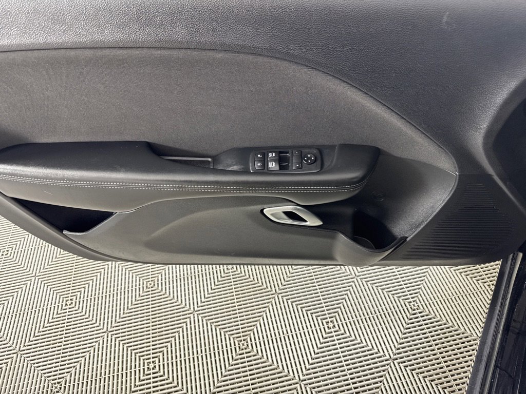 Used 2016 Dodge Challenger SXT image 12