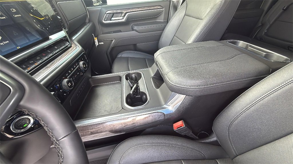 Used 2025 Chevrolet Silverado 2500 LTZ w/ LTZ Premium Package image 39