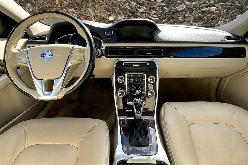 Used 2016 Volvo XC70 T5 Premier image 14