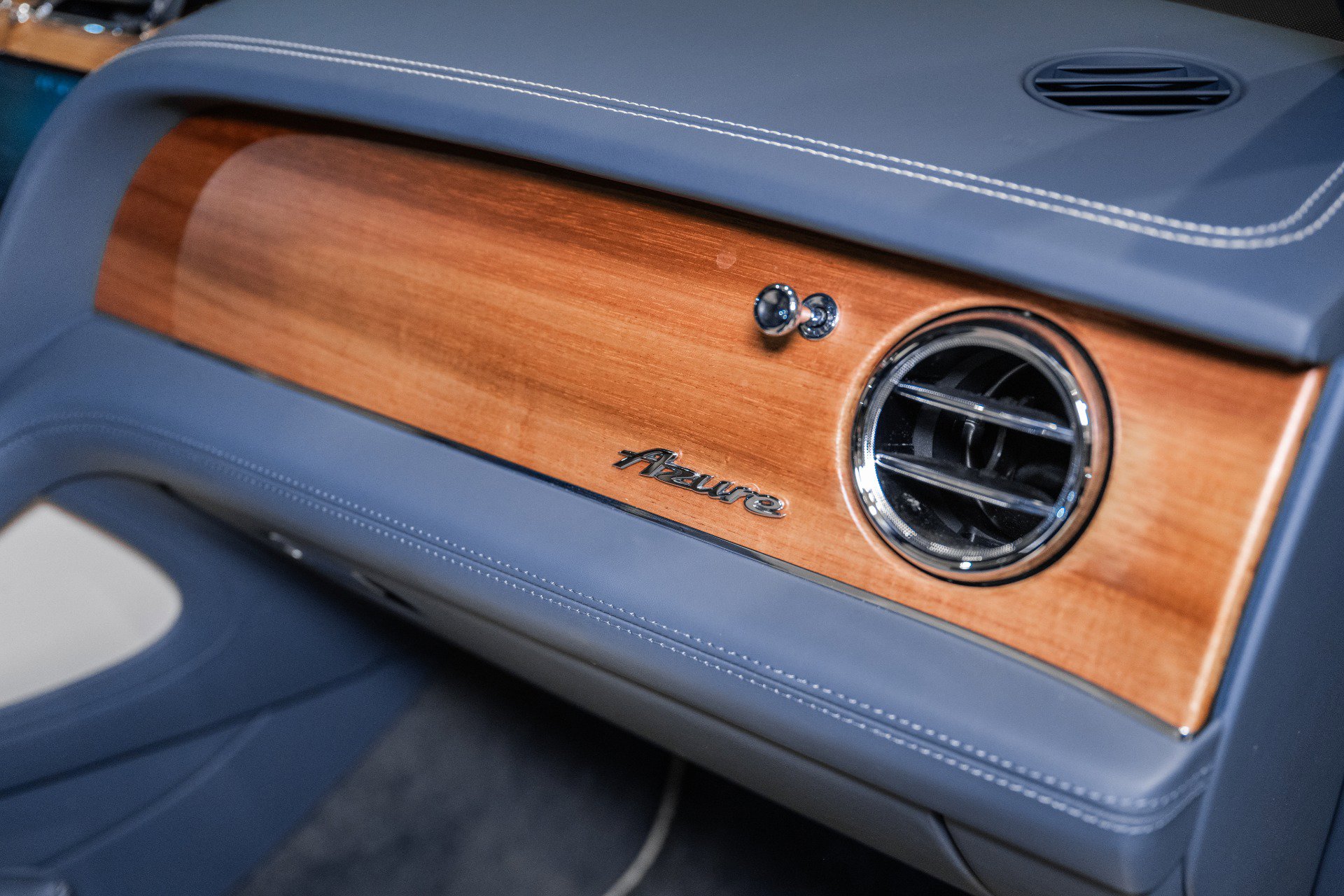 Used 2023 Bentley Bentayga image 53