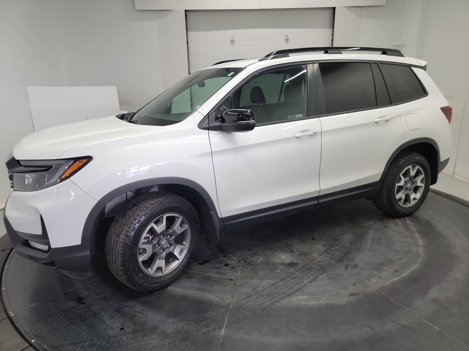 Certified 2022 Honda Passport TrailSport image 3