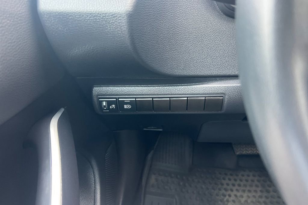 Certified 2025 Toyota Corolla SE image 31