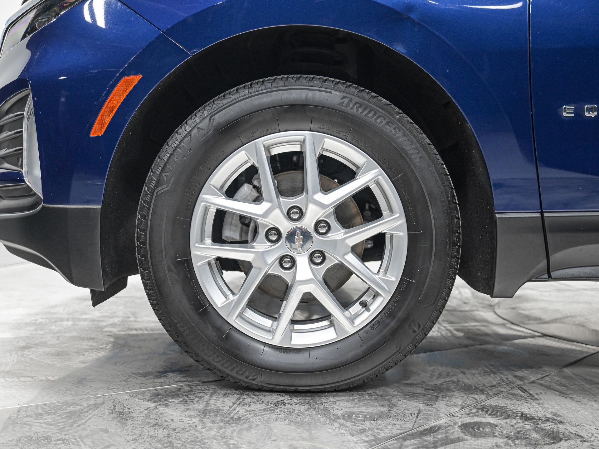 Used 2023 Chevrolet Equinox LT image 3