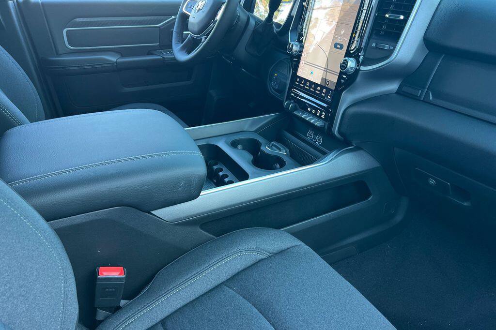 New 2026 RAM 2500 Big Horn AWD/4WD image 15
