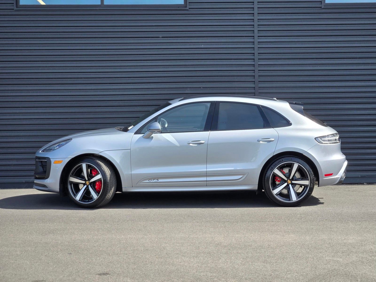 Used 2026 Porsche Macan GTS AWD/4WD image 2