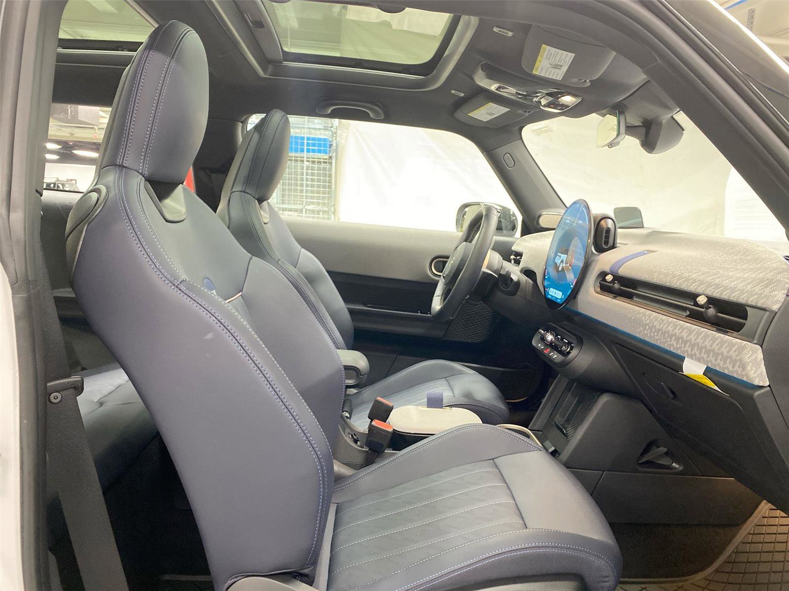 Certified 2025 MINI Cooper S image 29