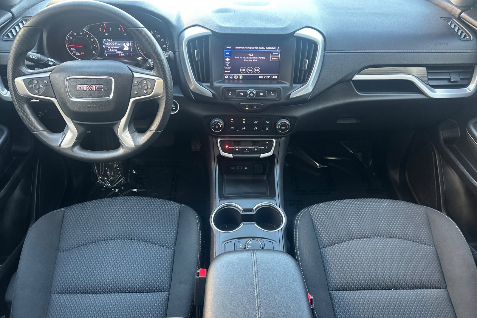 Used 2024 GMC Terrain SLE w/ Elevation Edition image 16